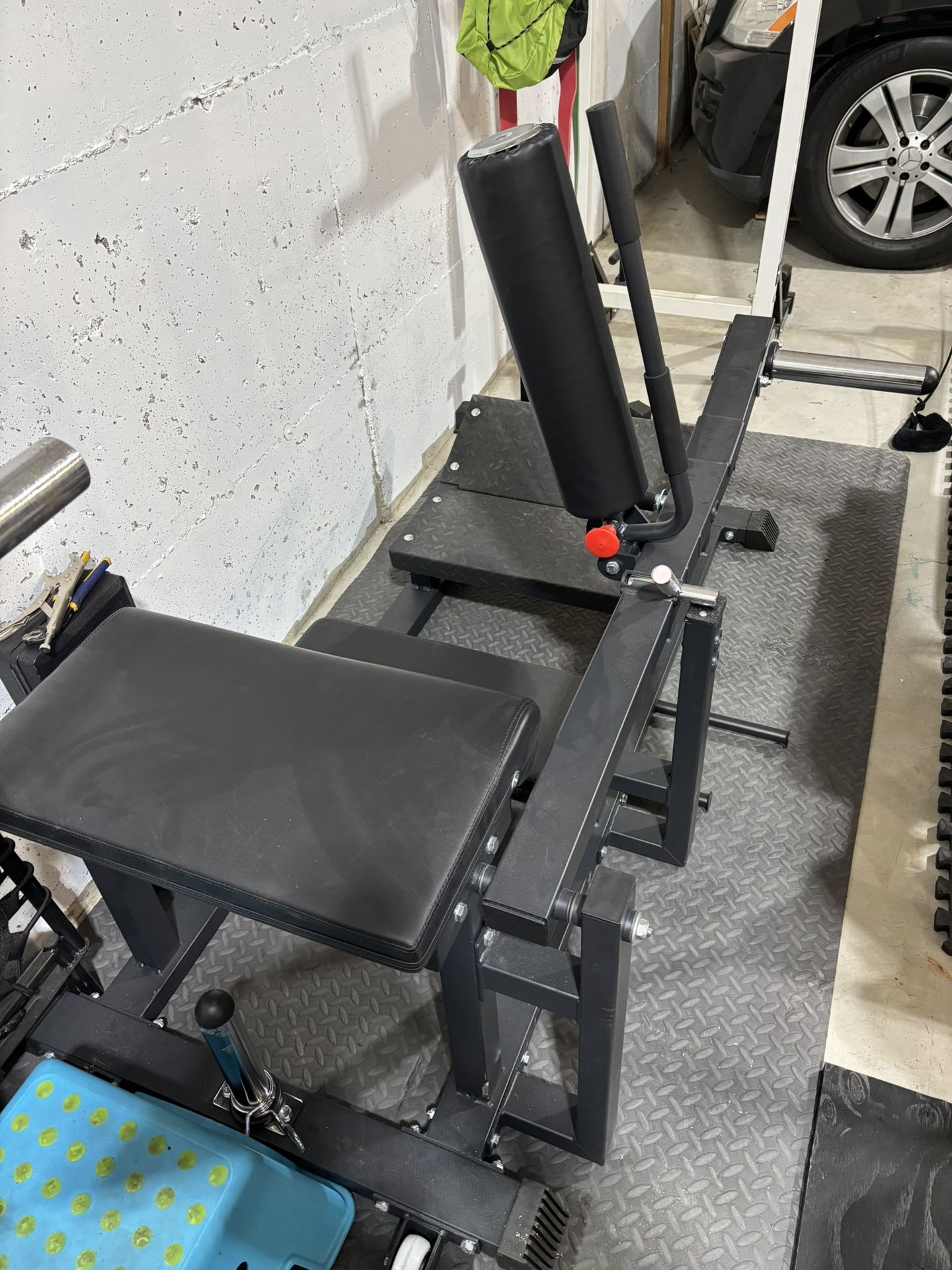 Hip Thrust Machine Plate loaded