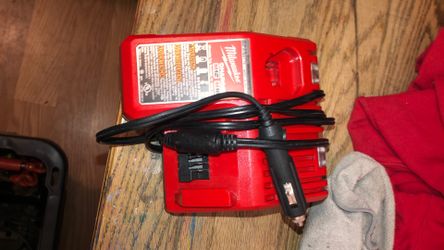 Milwaukee 12V Car Charger