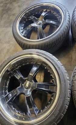 Staggered 20" Avarus wheels and tires 5x114.3 5x115