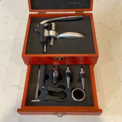 Wine Accessory Kit: NEW