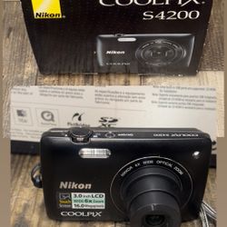 Nikon Coolpix S4200 16MP Touch Screen Digital Camera Bundle Black Tested