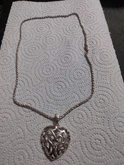 Silver chain with silver heart pendant chain Lent 18-in used