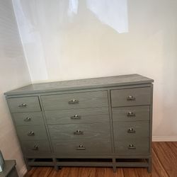 Large Wood Dresser W 2 Matching End Tables $100 OBO