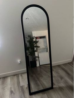 Standing mirror