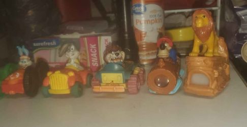 18 PIECE TOY LOT - Looney Tunes, Taz, Etc