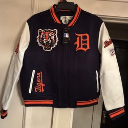 Detroit Tigers Cooperstown logo leather sleeved bomber jacket by Pro Standard in size medium