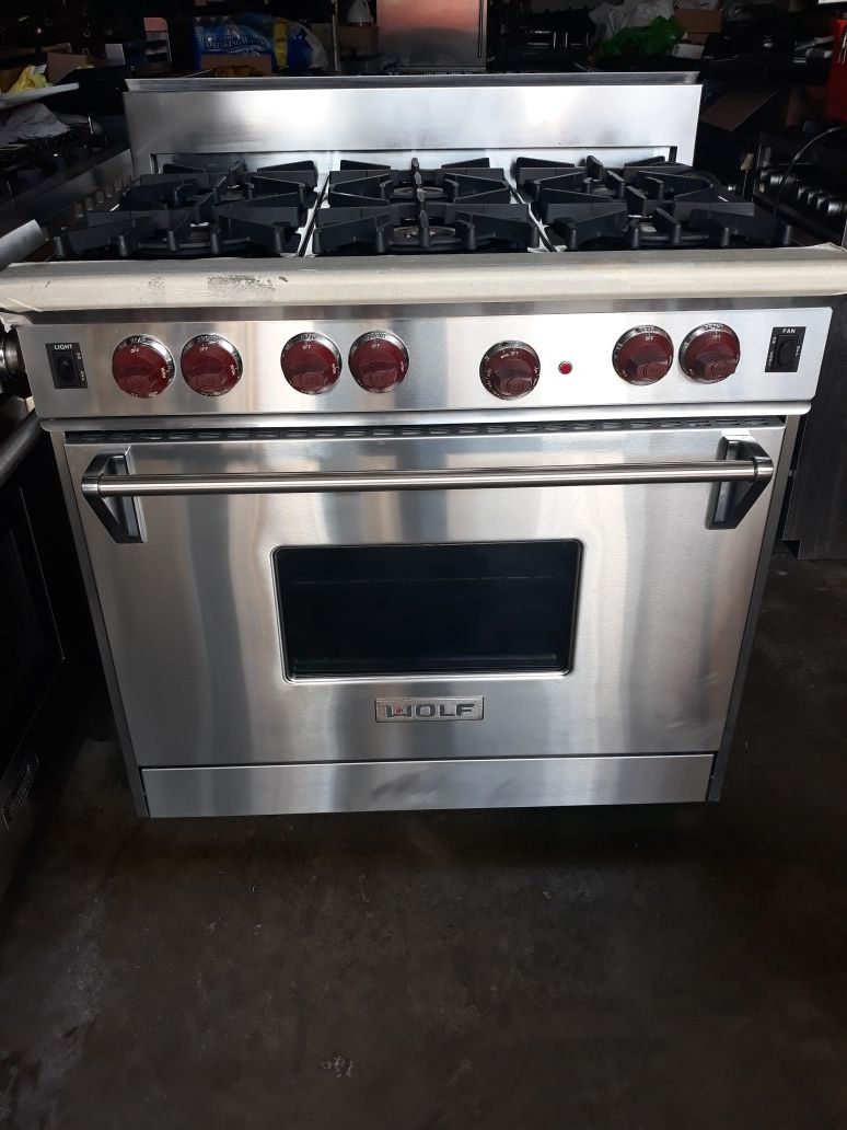 WOLF PROFESSIONAL STOVE 36" GAS NATURAL 6 BURNERS
