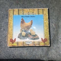 Young's Inc. Farms Tradition Hen with Chicks With Box And Foam