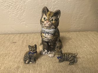  Antique/Vintage Cat And 2 Kitten Figurines