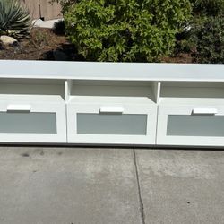 White Modern 3 Drawer Media TV Stand Great Condition 