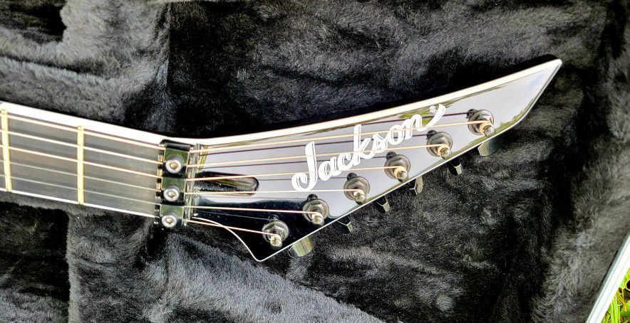 Jackson Pro Series Soloist Electric Guitar 