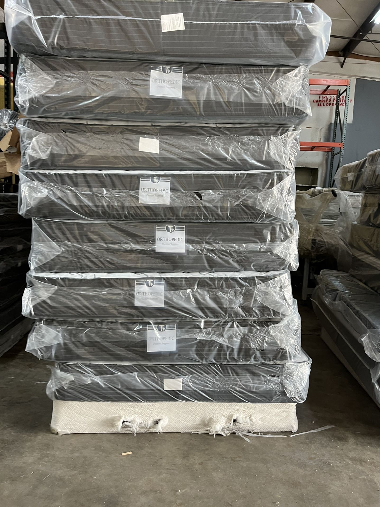 😍😍TWINFULLQUEEN AND KING MATTRESS STARTING AT $150 A SET BEST PRICE IN TOWN BEST PRICE ON BRAND NEW PLUSH TOP MATTRESS ORTHOPEDIC 😍😍.