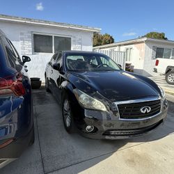 2012 Infiniti M37