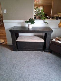 Ashley Design Sofa Table 