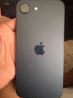iPhone 16e