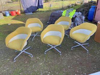 Steelcase Case Lounge Chairs 5