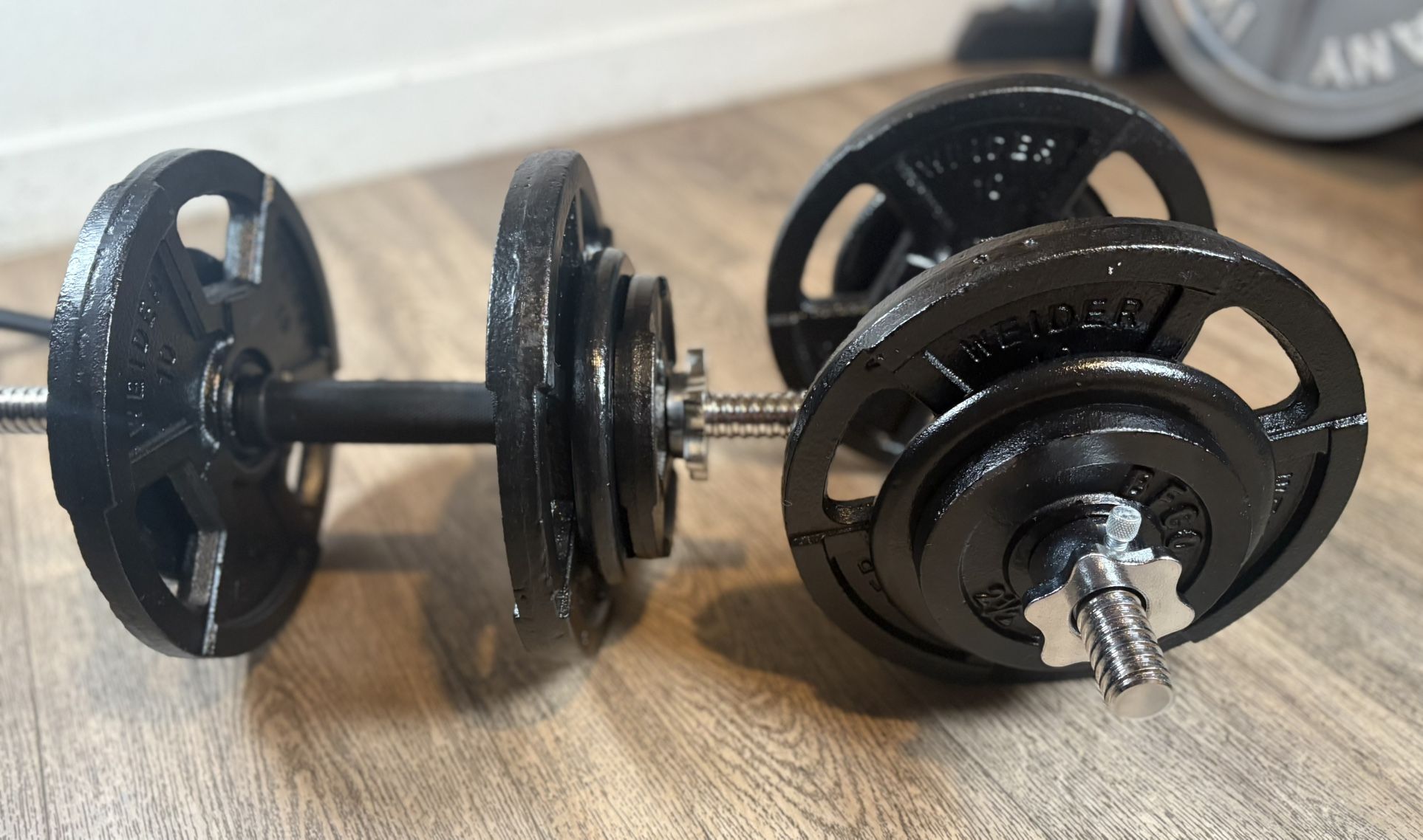 Standard Adjustable Dumbbells Cast Iron Plates.  Total : 80 lbs