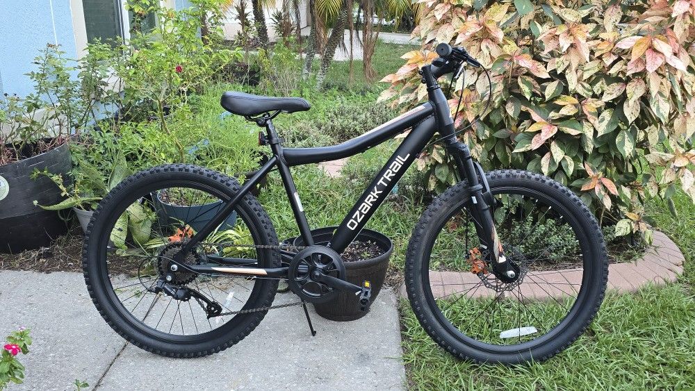 New Ozark Trail Vibe 24in Mountain Bike