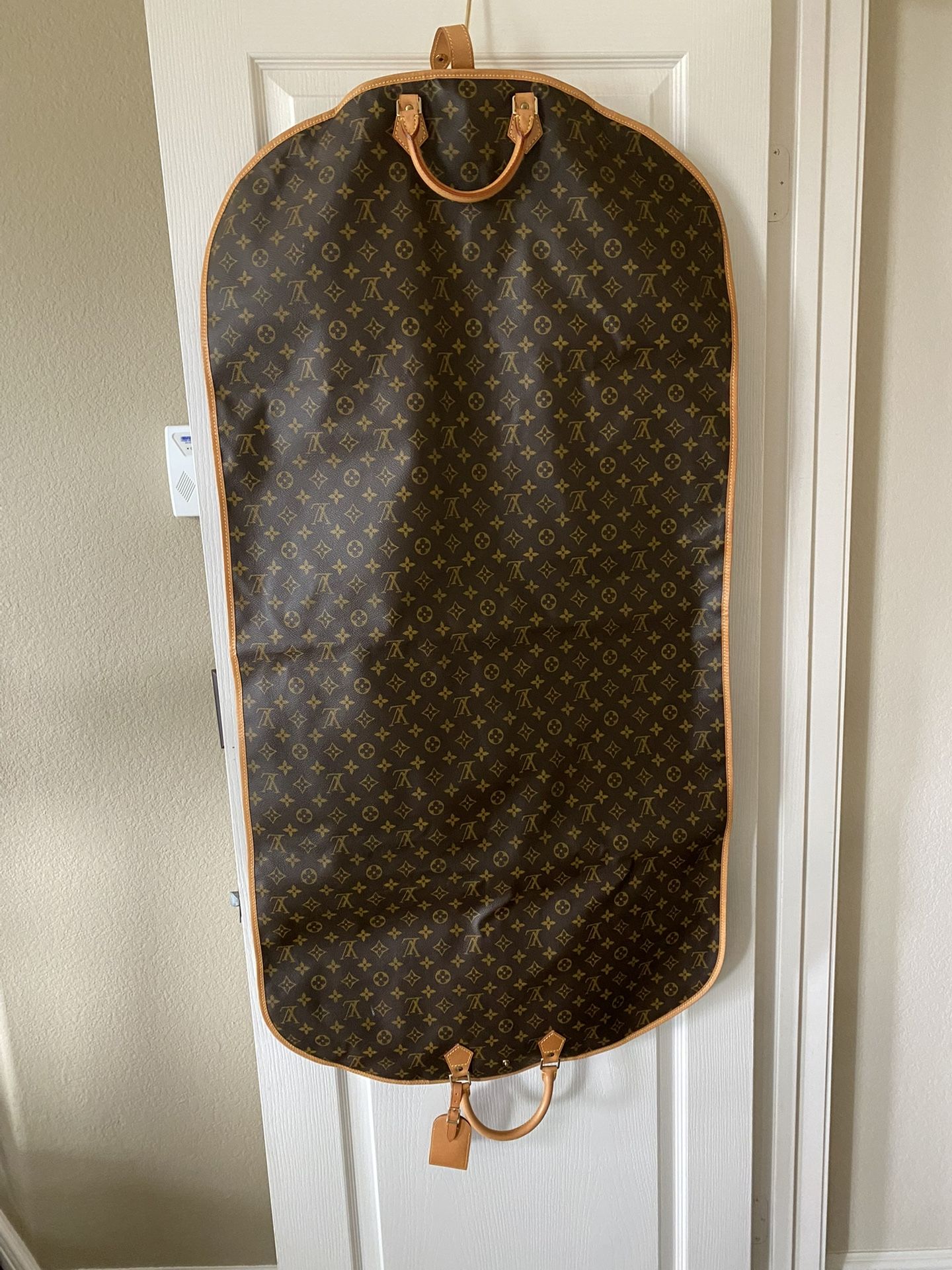 AUTHENTIC Louis Vuitton Garment Bag