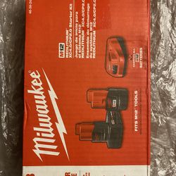 Milwaukee M12 Battery Pack 2 PCs And Charger 🔌 