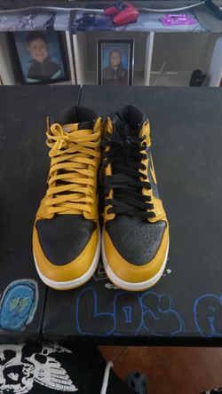 black and yellow nikes air size 7 boy