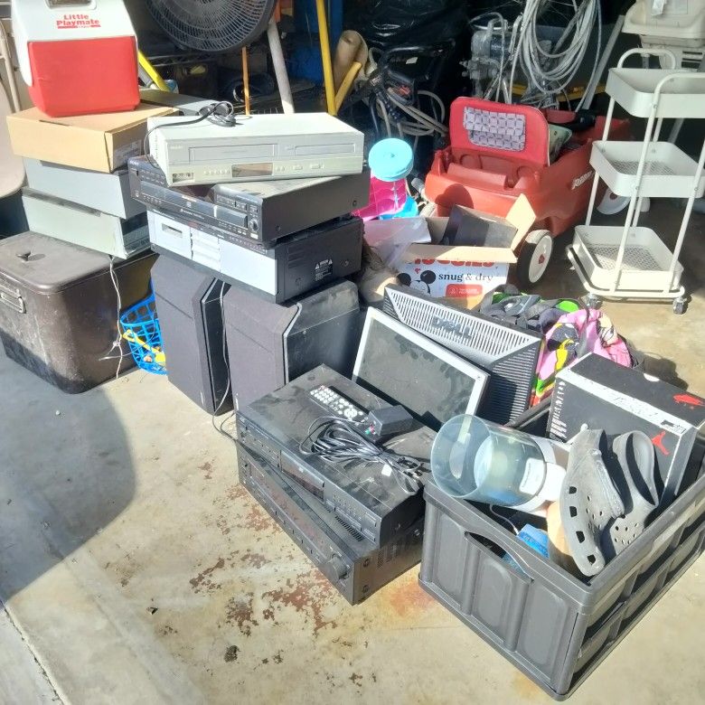 Huge Lot Of Electronics (Speakers, Receivers, PCs, DVD Player)