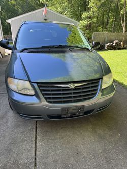2005 Chrysler Town & Country