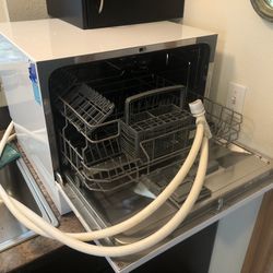 Countertop Dishwasher (w/Sink Hookup)