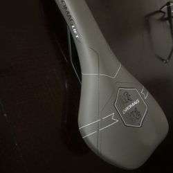 mountain bike seats… read The Description Please