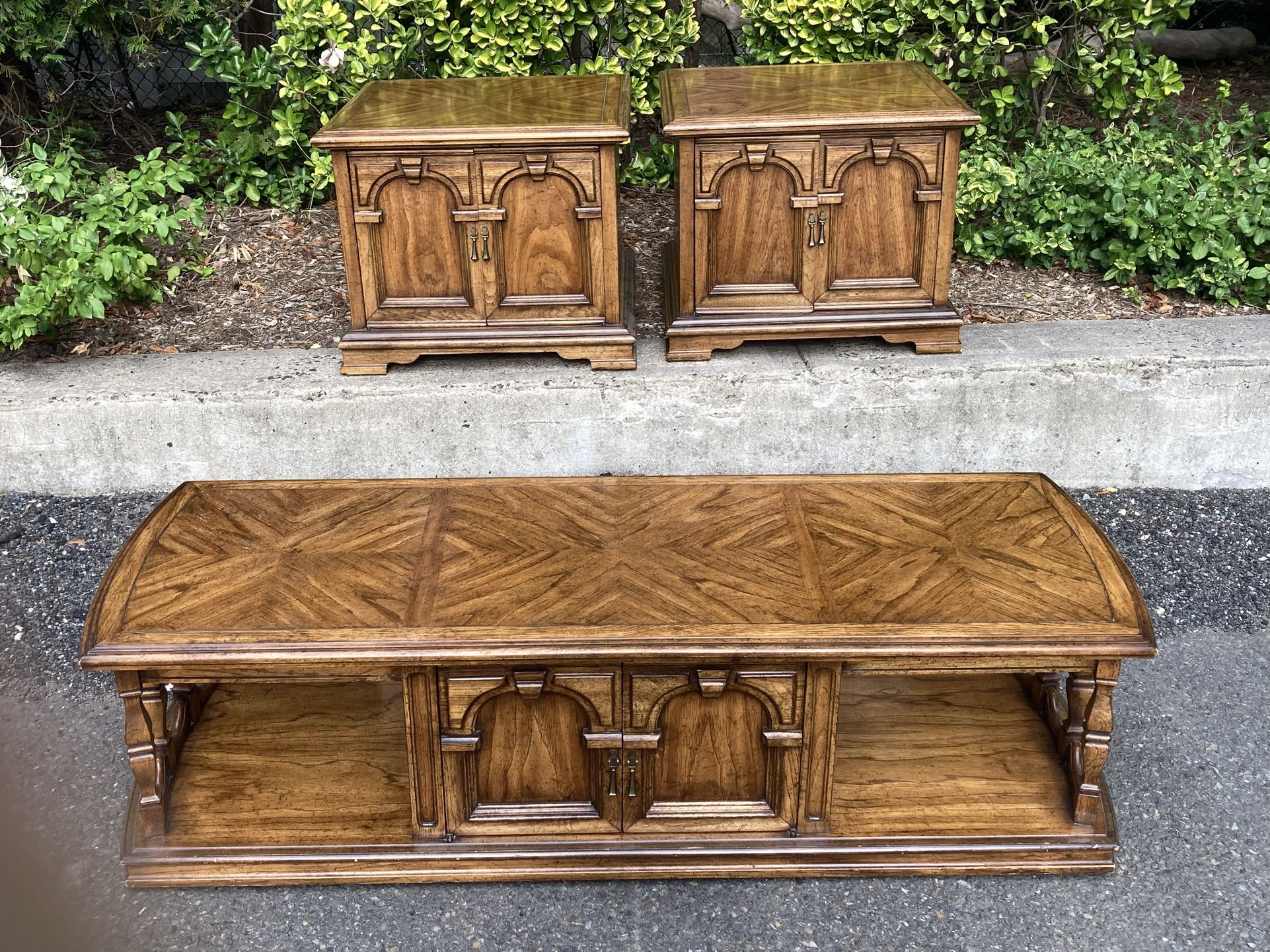 Vintage 3-Piece Coffee & End Table Set – Solid Wood, Beautiful Detail