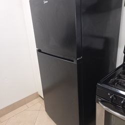 Midea Refrigerator Model mrt18d3bbb