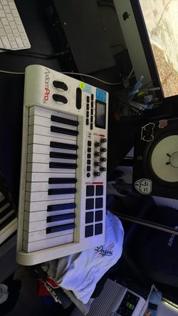 Axiom mini keyboard