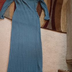 Ladies Skinny Sweater Dress.  New. Size  L