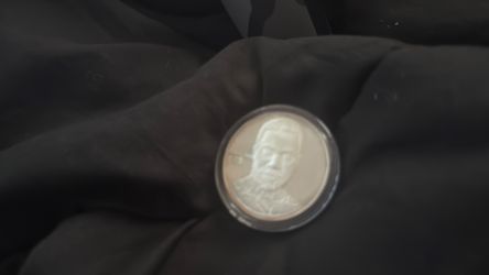 Marshall Faulk silver coin