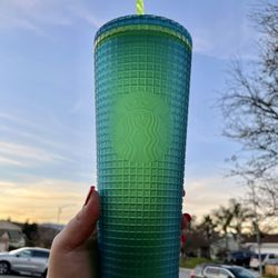 Green  24oz Starbucks Tumblr