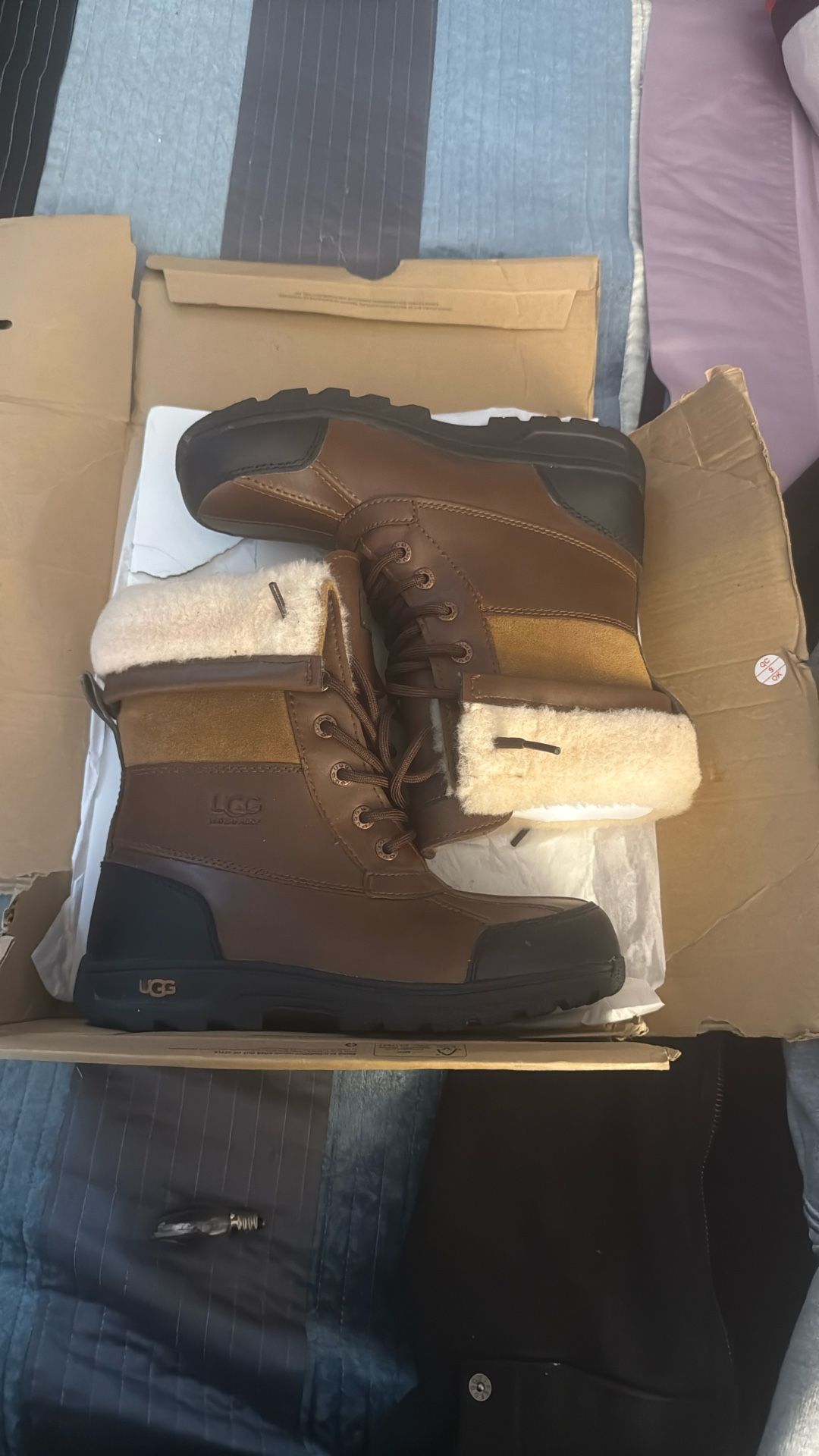 UGG SNOW BOOTS