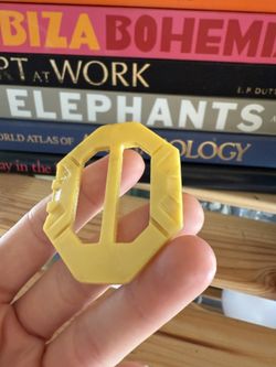 Vintage Bakelite  Acrylic  Belt Buckle Or Scarf Clip 