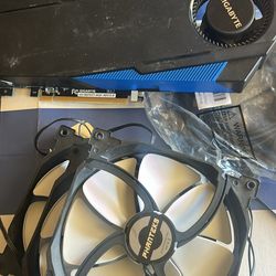 3 phanteks fans. Gigabyte graphics card.