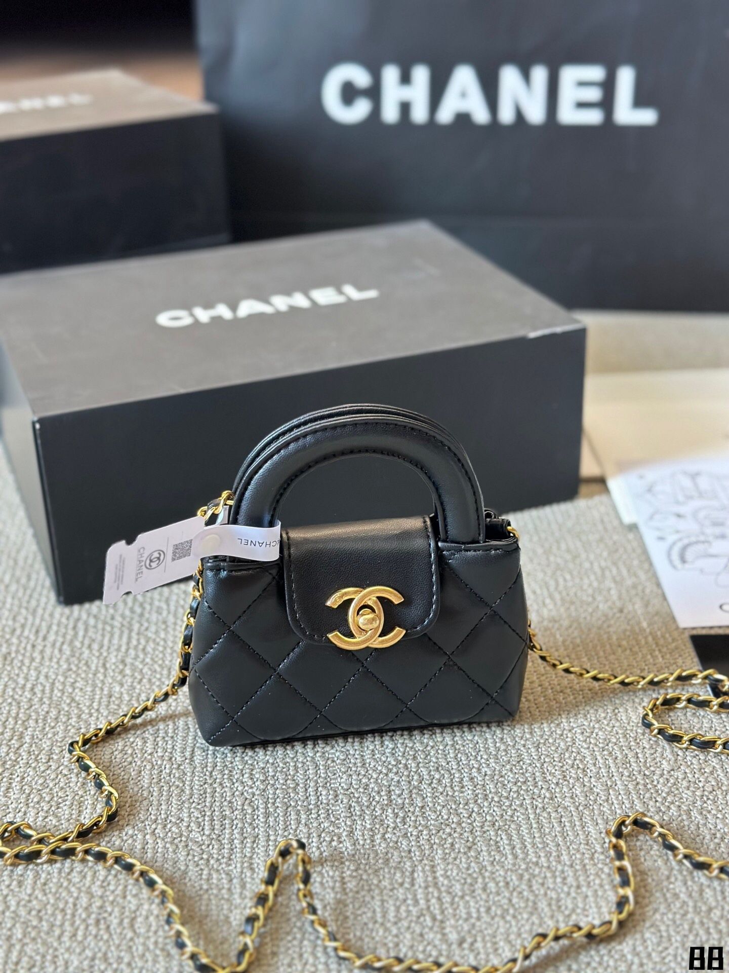 𝐂𝐡𝐚𝐧𝐞𝐥 Mini Kelly Large Chain Bag