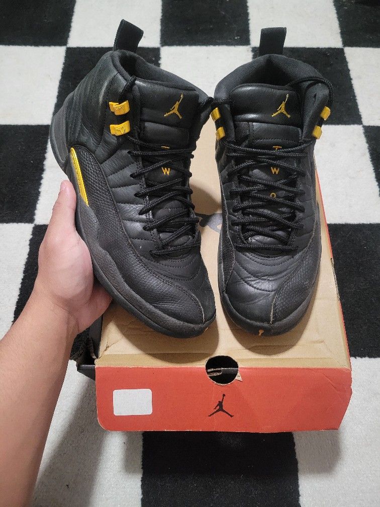 Air jordan 12 black taxi