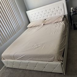 Queen size bed with mattress