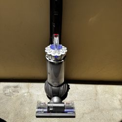 Vacuum- Dyson Animal Pro +