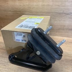 Genuine GM OEM  Transmission Mount & Bracket Assembly for 06-11 Buick Lucerne