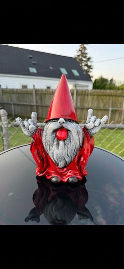 The rock ‘n’ roll gnome