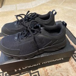 Under Armour Charge Assert  8.5 Black Shoes