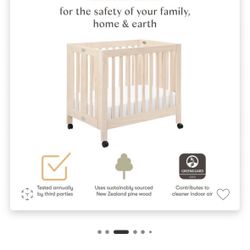 Babyletto Portable Mini crib 