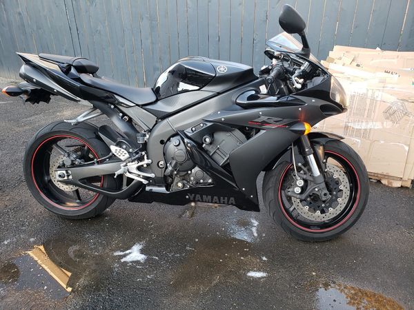 2006 Yamaha r1 raven edition for Sale in Springfield, MA ...