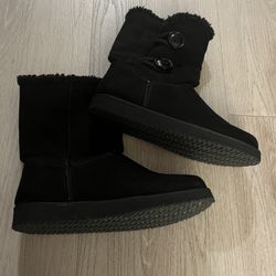 Black Boots 