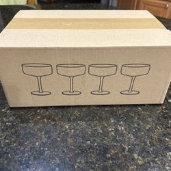 Qipecedm 4 Pack Coupe Glasses 