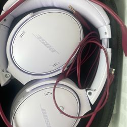 Headphones 